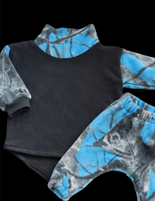 Droptail Fleece Turtleneck